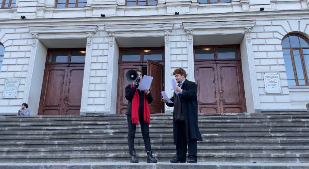 პაველ არსენევი – სოლიდარობის პოემა